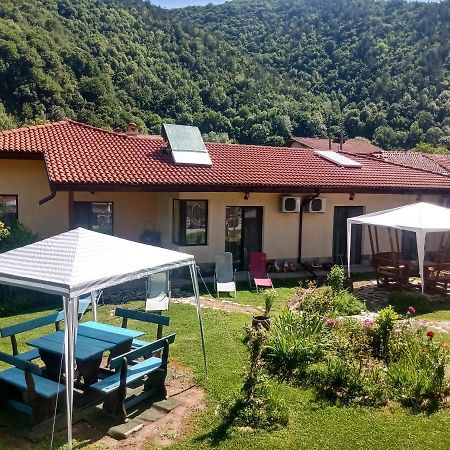 КръчмЪ При Байката Hotel Рибарица Екстериор снимка