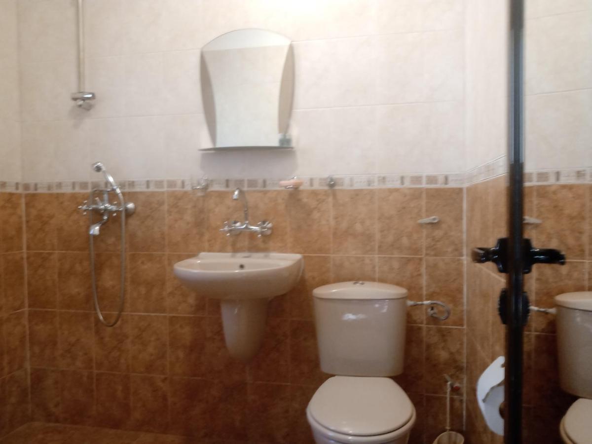 КръчмЪ При Байката Hotel Рибарица Екстериор снимка