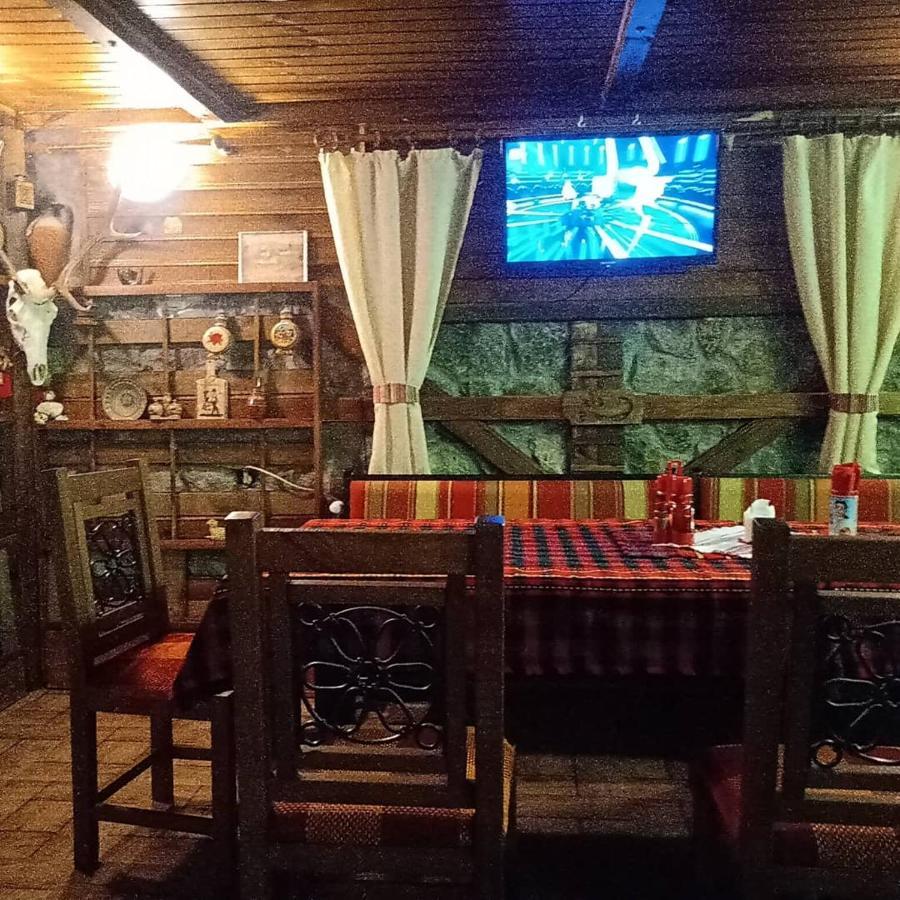 КръчмЪ При Байката Hotel Рибарица Екстериор снимка