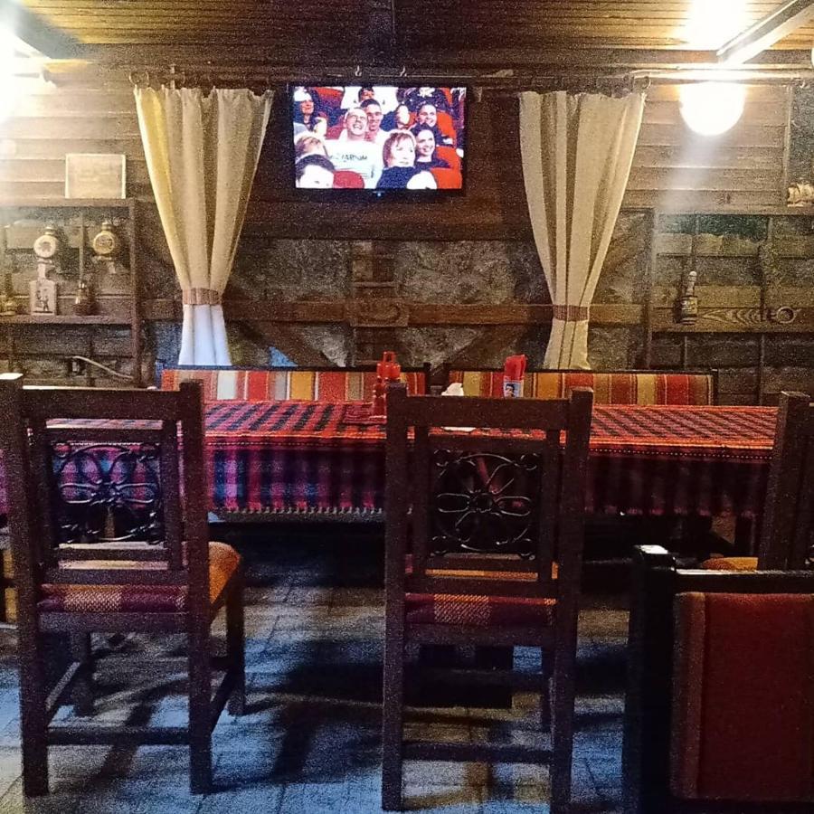 КръчмЪ При Байката Hotel Рибарица Екстериор снимка