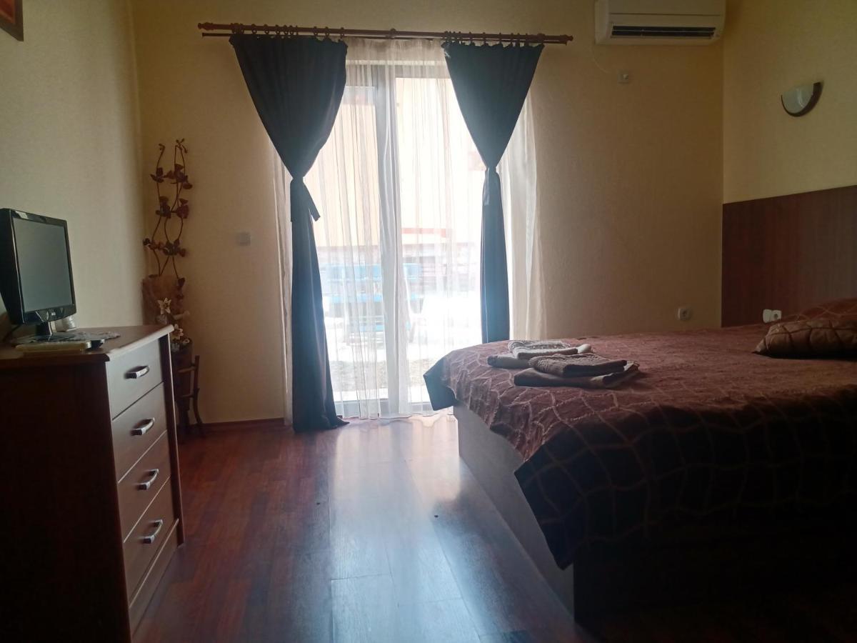 КръчмЪ При Байката Hotel Рибарица Екстериор снимка