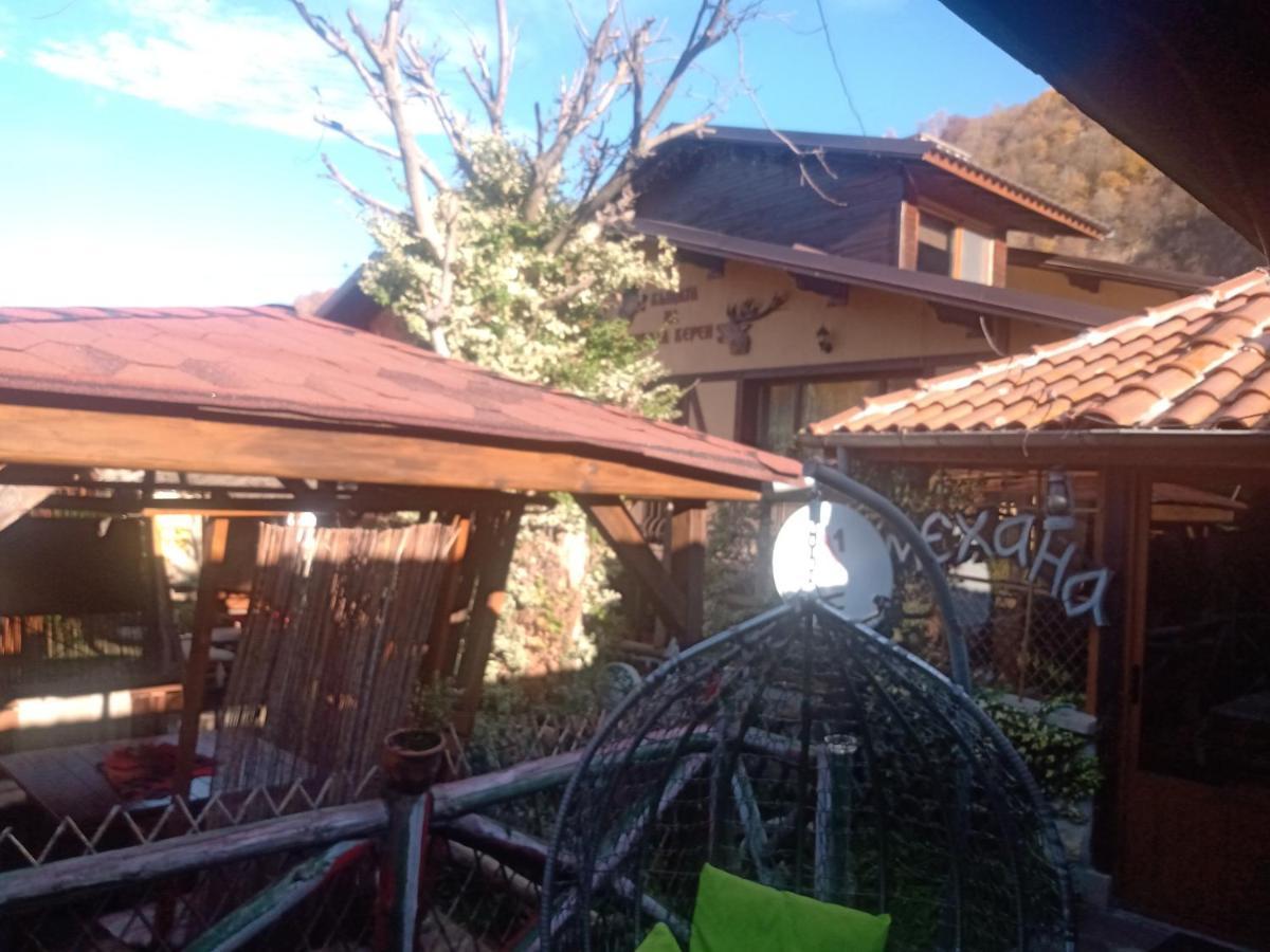 КръчмЪ При Байката Hotel Рибарица Екстериор снимка